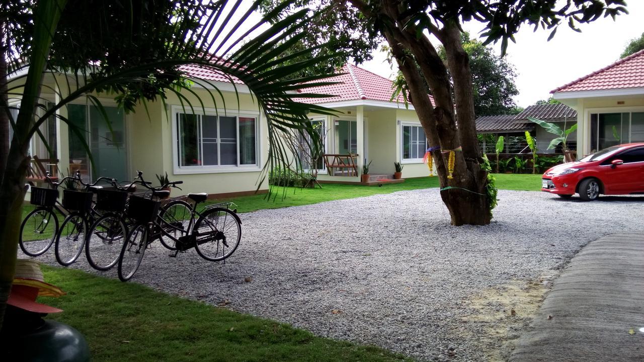 Pat'S Hideaway Bungalows Районг Екстериор снимка