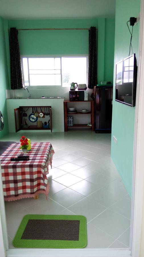 Pat'S Hideaway Bungalows Районг Екстериор снимка