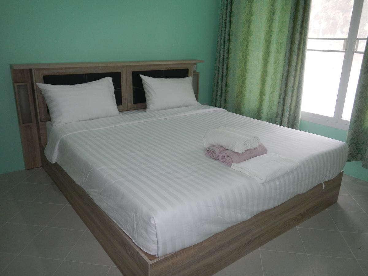 Pat'S Hideaway Bungalows Районг Екстериор снимка