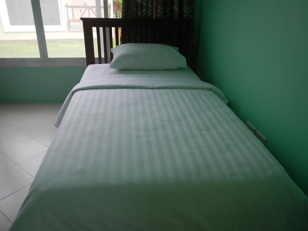 Pat'S Hideaway Bungalows Районг Екстериор снимка